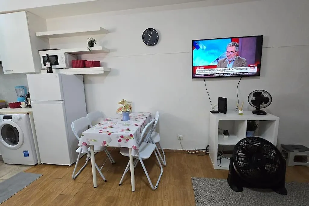 Apartamento Cave -1 Estudio Inteiro No Areeiro Em Lisboa 0*, Lissabon Portugal