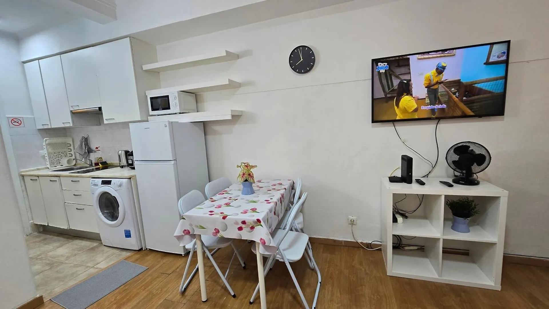 Apartment Apartamento Cave -1 Estudio Inteiro No Areeiro Em Lisboa